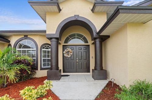 3305 Frankford St, Fort Pierce, FL 34953-4938
