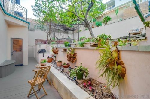 876 Armada Ter, San Diego CA  92106-3056 exterior