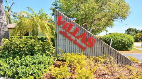 8183 Villa Way, Hobe Sound FL  33455-2040 exterior