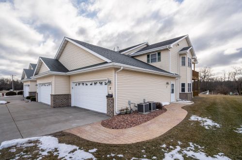 944 Prairie Gdns, Kewaskum WI  53040-9382 exterior