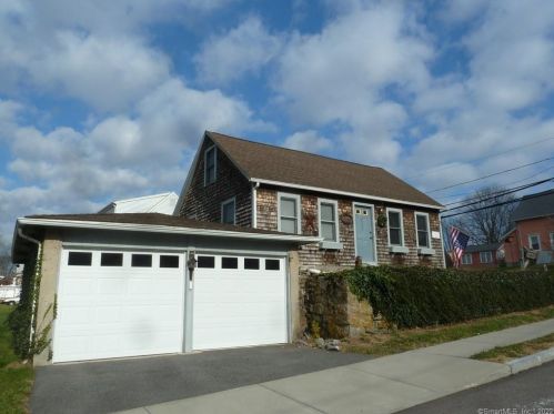 263 Willetts Ave, United States Coast Guard Ac CT  06320-3430 exterior