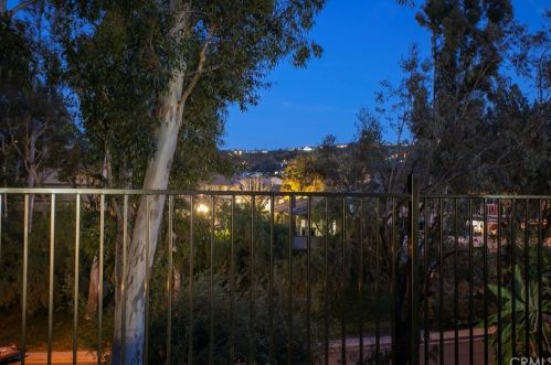 6594 North View Dr, Anaheim, CA 92807-4947