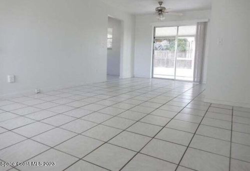 940 Courtenay Pkwy, Merritt Island FL  32952-5010 exterior