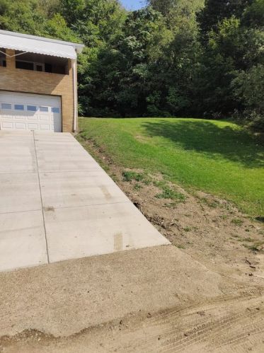 801 Maryland Ave, Glassport, PA 15045-1548