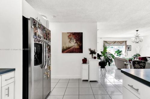 1035 36 Pl, Hialeah FL 33012-4929 exterior