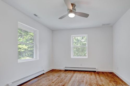 28 Crowley Ave, Milford CT  06461-2306 exterior