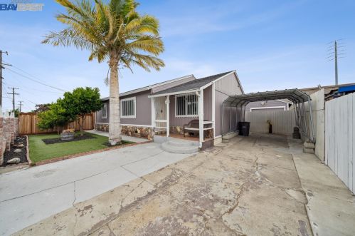 9410 Coral Rd, Oakland, CA 94603-1014