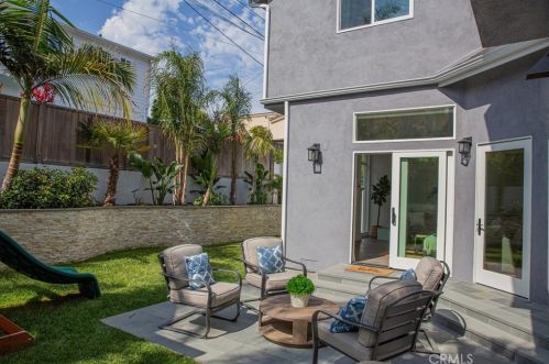 1336 1st St, Manhattan Beach CA  90266-6902 exterior