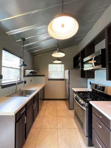 3301 Doolin Dr, Austin, TX 78704-6012