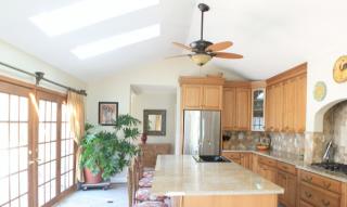 41 Old Spruce Ln, Levittown, PA 19055-1511