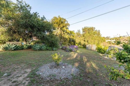 1992 Warmlands Ave, Vista CA  92084-3332 exterior