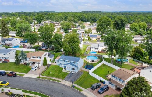 28 Island Dr, Old Bridge NJ  08857-2518 exterior