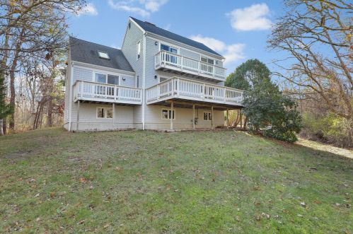 521 Ter Heun Dr, Falmouth, MA 02540-2502