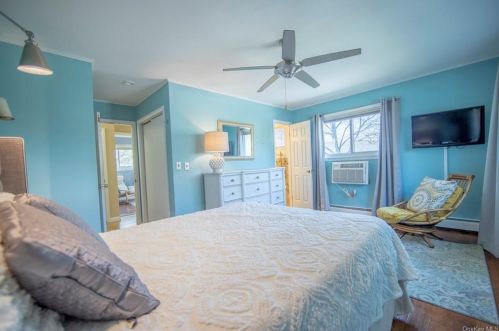 1 Winfield Pl, New Rochelle NY  10801-2907 exterior