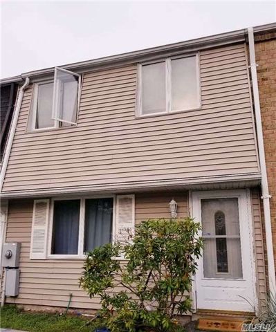 187 Hill Cir, Baiting Hollow, NY 11933-1713
