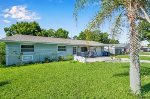 300 74th Ave, Saint Petersburg, FL 33702-5406