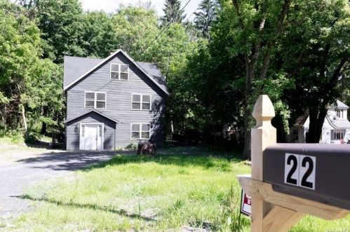 22 Academy Ave, Sparrowbush, NY 12780-5529
