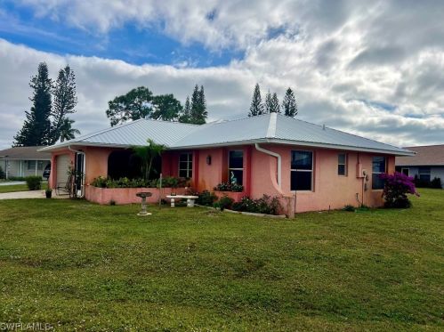 10749 Lemontree Ct, Lehigh Acres, FL 33936-7326