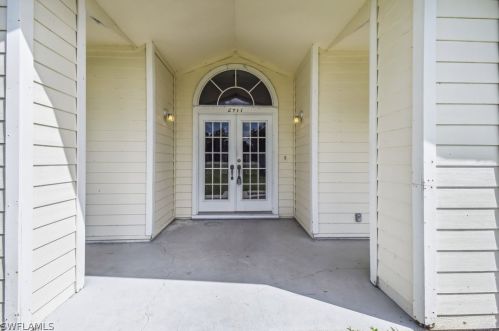 2911 Golden Gate Blvd, Naples, FL 34120-1737