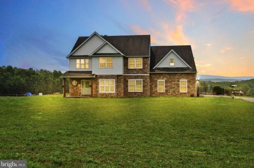 19 Kutz Rd, Schuylkill Haven, PA 17972-9016