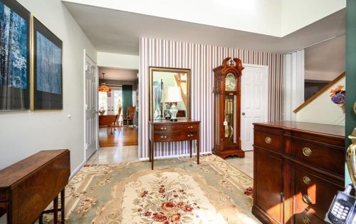 762 Blackberry Ln, Yorktown Hgts, NY 10598-1966