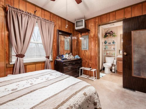 8090 Rdg Rd, Zanesville OH  43701-7869 exterior