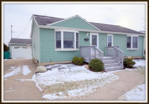 4351 Frontier Dr, Buffalo, NY 14219-1203