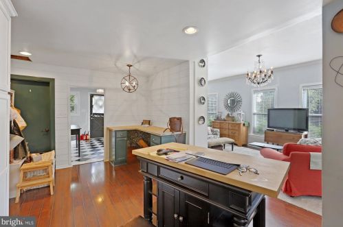 883 Walnut St, Lemoyne PA  17043-1556 exterior