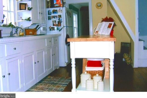 313 6th St, Laurel DE  19956-1555 exterior