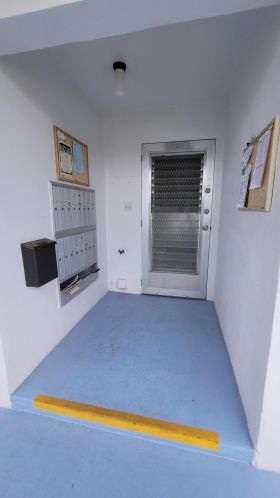 147 Chatham G, West Palm Beach FL  33417-1823 exterior