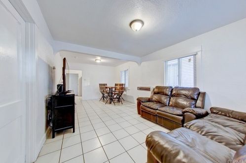 4620 Oak St, Pico Rivera, CA 90660-2246