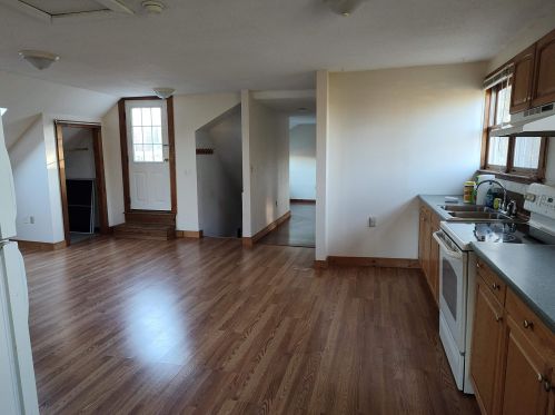 1273 1 Nh Tpke, Northwood NH  03261-3408 exterior