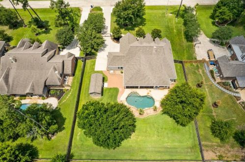 29518 Imperial Crk Dr, Tomball TX 77377-3975 exterior