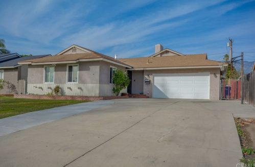 557 Hawthorne St, Ontario, CA 91764-1822