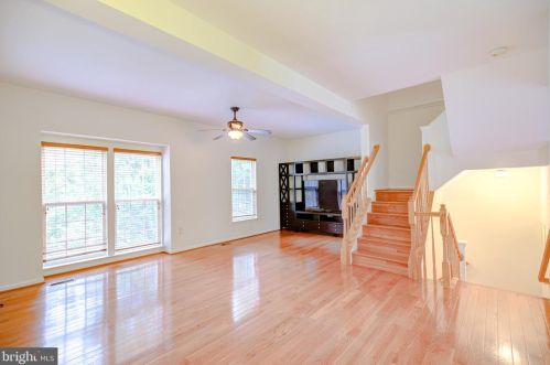 19241 Kepharts Mill Ter, Leesburg, VA 20176-3863