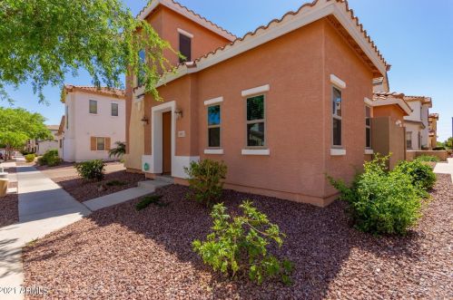 4671 Laurel Ave, Gilbert, AZ 85234-7852