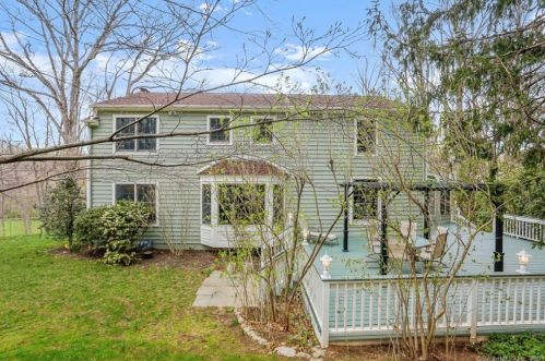 111 Little Brook Rd, New Canaan CT  06840-4917 exterior