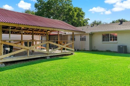 111 Briarcrest Dr, Richardson TX  75081-0043 exterior