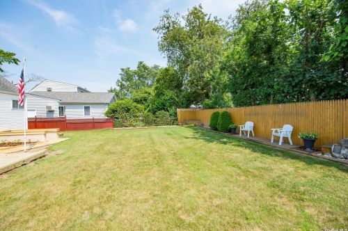 1021 Fulton Ave, North Lindenhurst NY  11757-2122 exterior