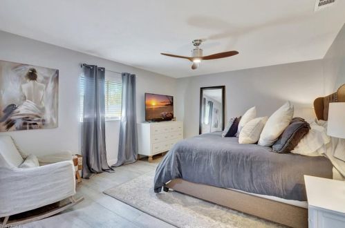 624 104th Ave, Naples FL  34108-3227 exterior