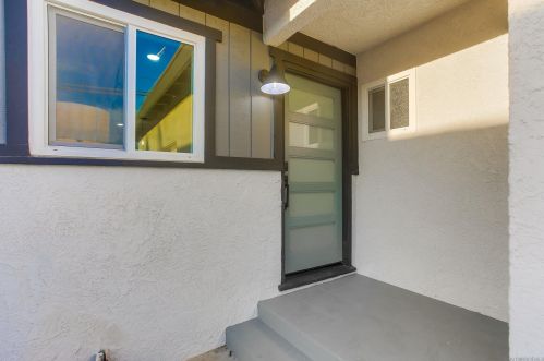 3862 Martha St, San Diego CA  92117-1817 exterior