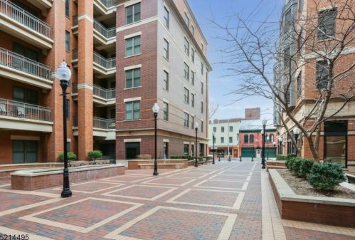 6 Ridgedale Ave, Morristown NJ  07960-4289 exterior