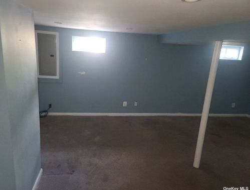 4 Iram Pl, Bethpage NY  11714-2832 exterior