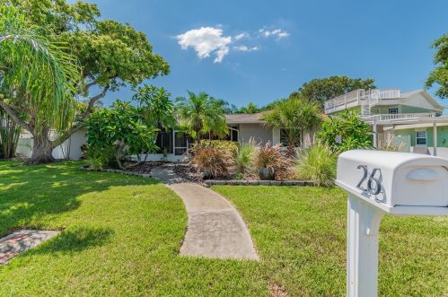 26 160th Ave, Saint Petersburg, FL 33708-1642