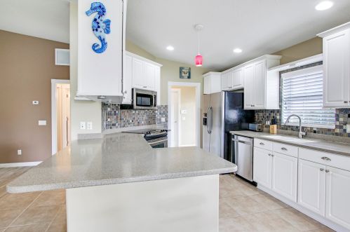 10422 Stratton Dr, Fort Pierce FL  34987-2318 exterior