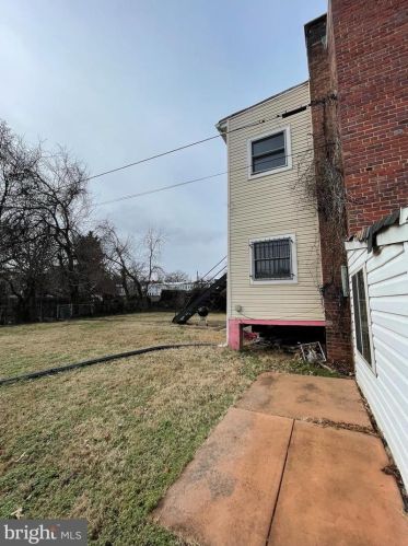 717 Irving St, Washington DC  20017-1602 exterior