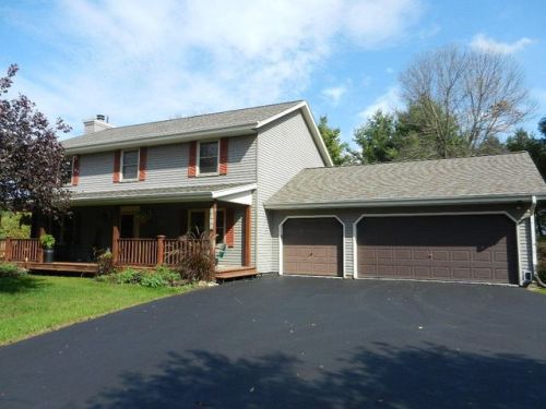 5225 Augustine Pointe Ct, Colgate, WI 53017-9754