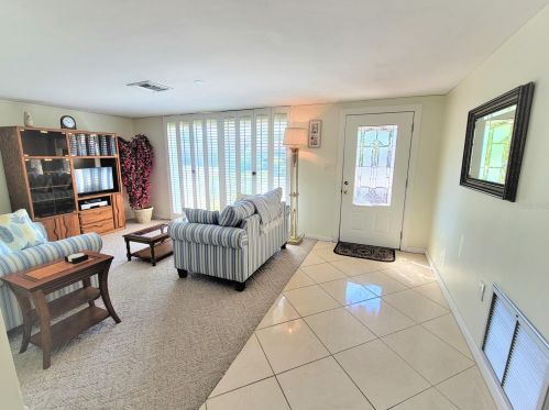 3951 Sailmaker Ln, Tarpon Springs, FL 34691-5264