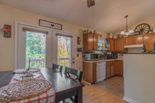 458 Ripple Crk Dr, Covington KY 41018-2694 exterior