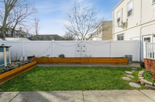 147-46 Coolidge Ave, Jamaica, NY 11435-1037